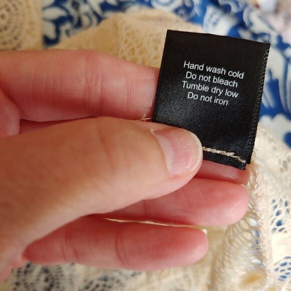 Camilla Tree lacy drop shoulder top large - Picture 12 of 12